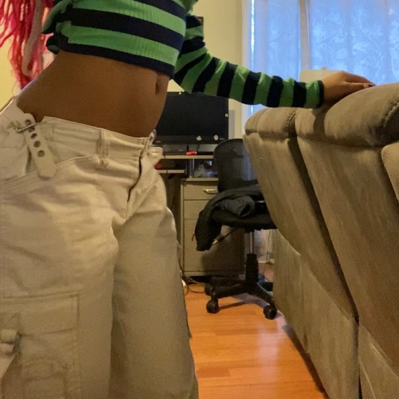 low waisted cargos - Picture 3 of 5